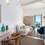 Nausica House *