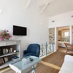 Nausica House Feriehus